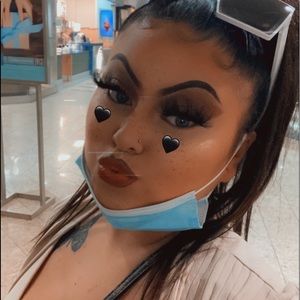 Meet your Posher, Alexis